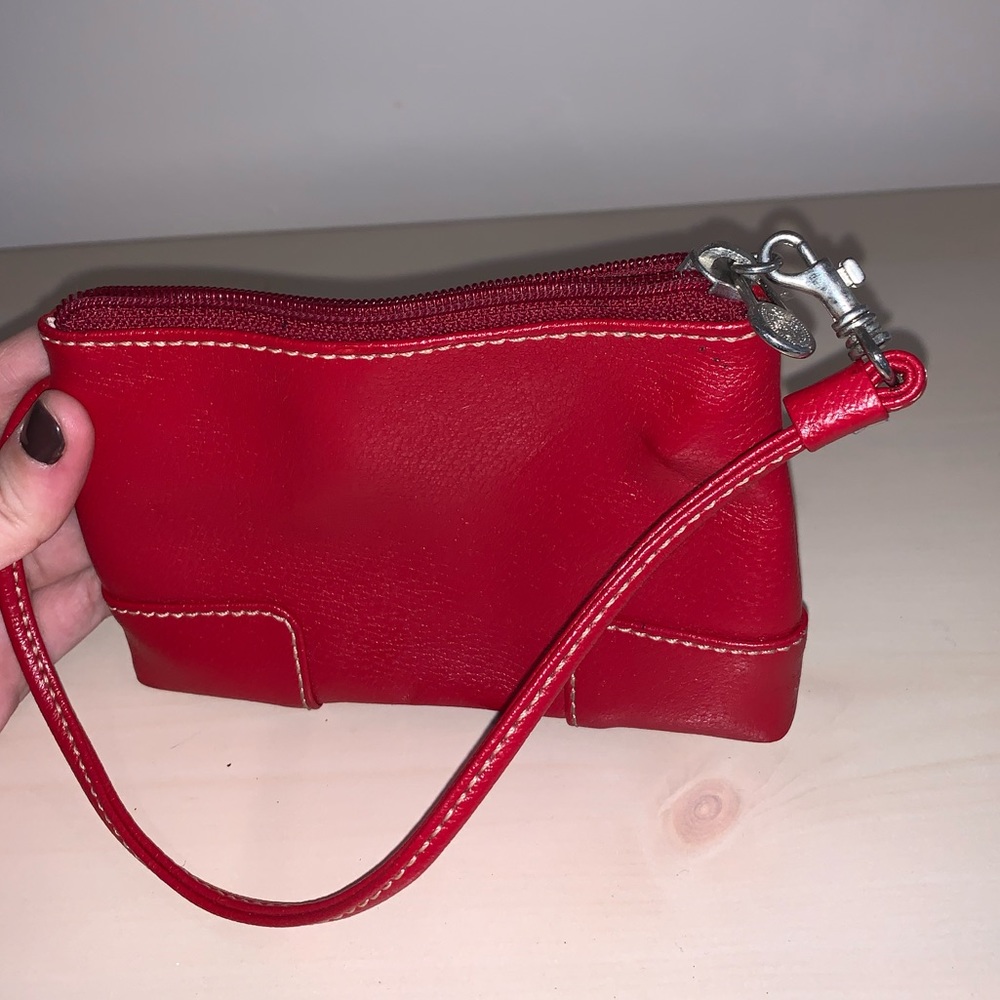 wristlet.